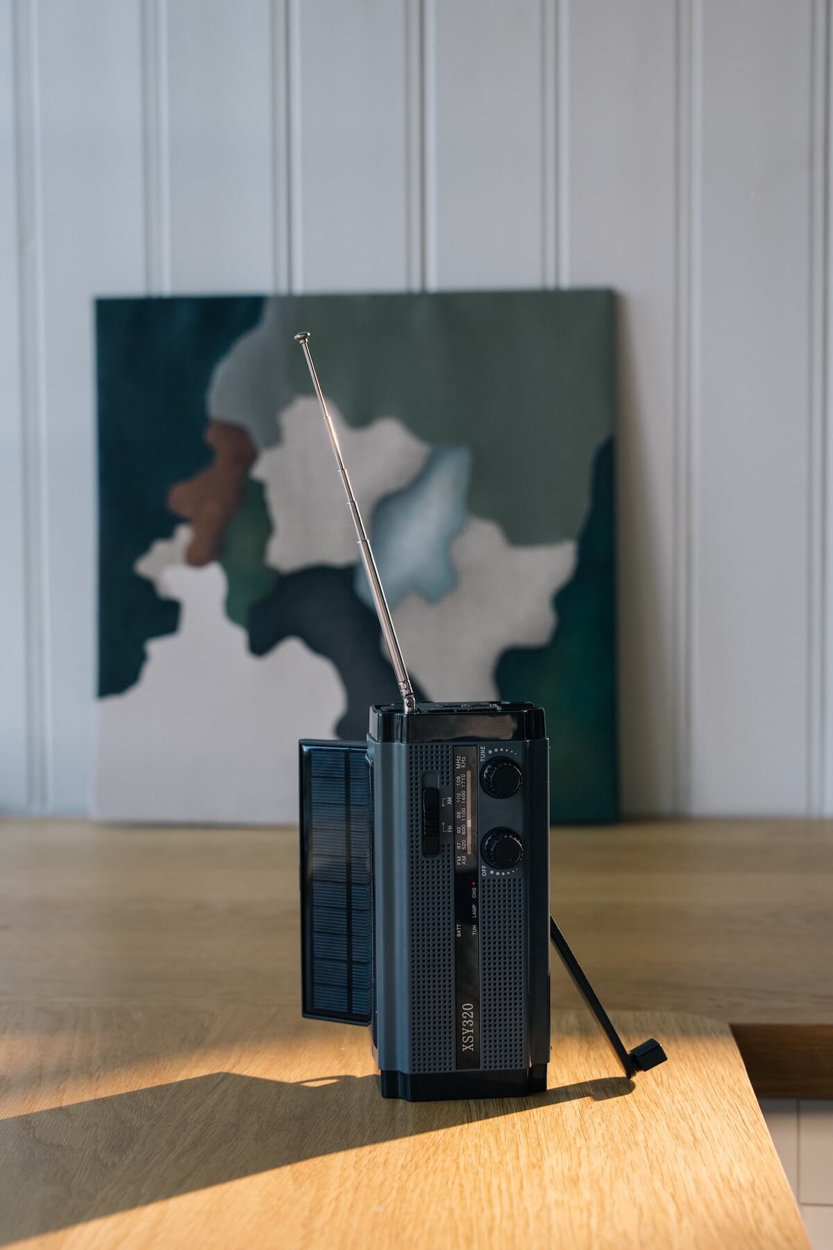Vevradio 4500 mAh, AAA batterier, vevladdning, solceller & powerbank