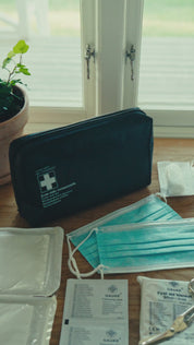 Premium första hjälpen-kit med nödfiltar